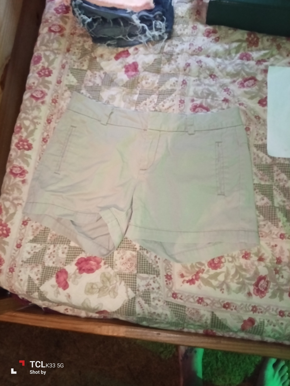 Aeropostale Women's Light Khaki Cargo Shorts